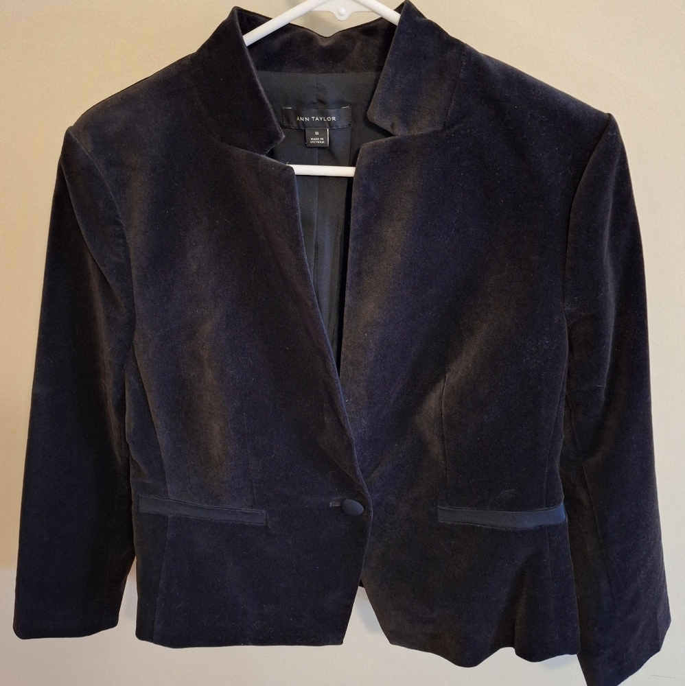 Women's Ann Taylor velvet blazer, size 10